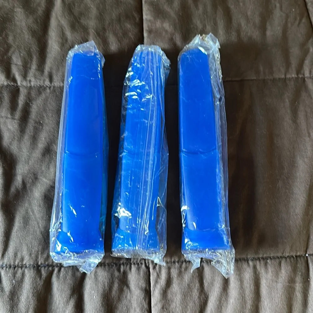Assorted (No brand) blue plastic